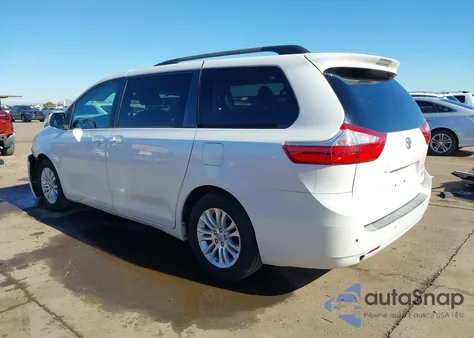 2015 Toyota Sienna Xle 8 Passenger z USA, uszkodzony, nr VIN 5TDYK3DC1FS674926